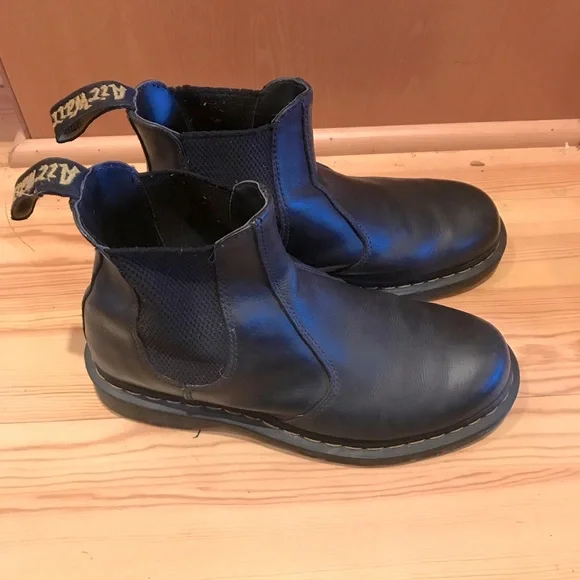 Dr. Martens Black Chelsea boots - Picture 1 of 4